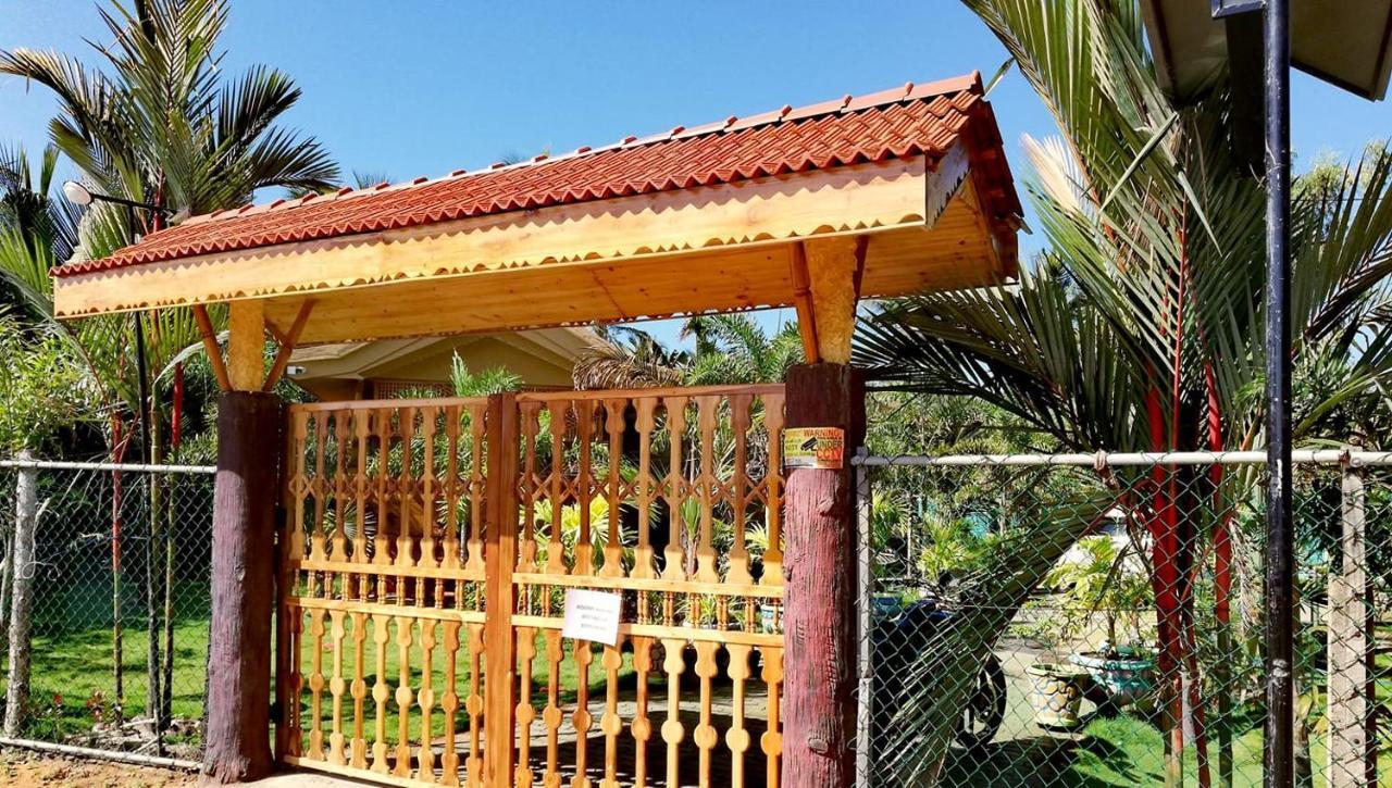 Sea View Resort Kallady Exterior photo